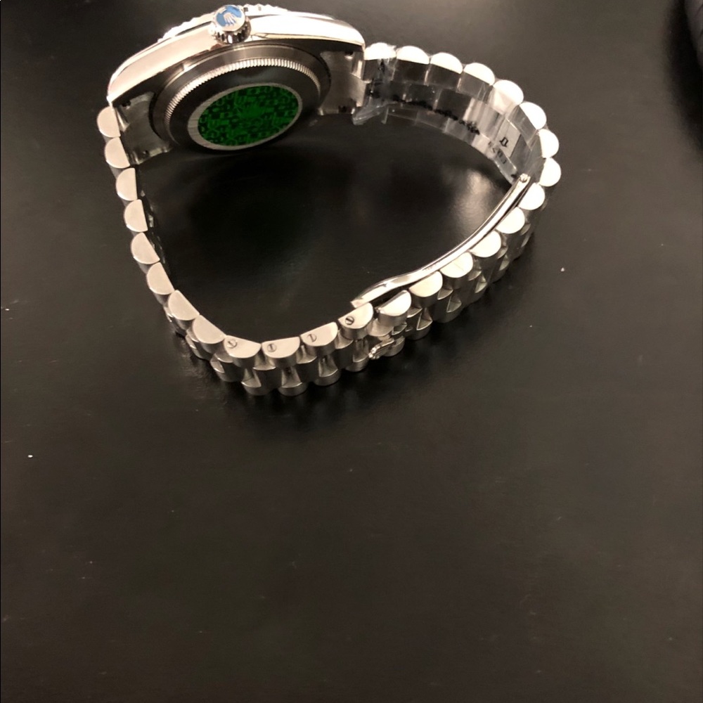 Watch - Picture 2 of 3